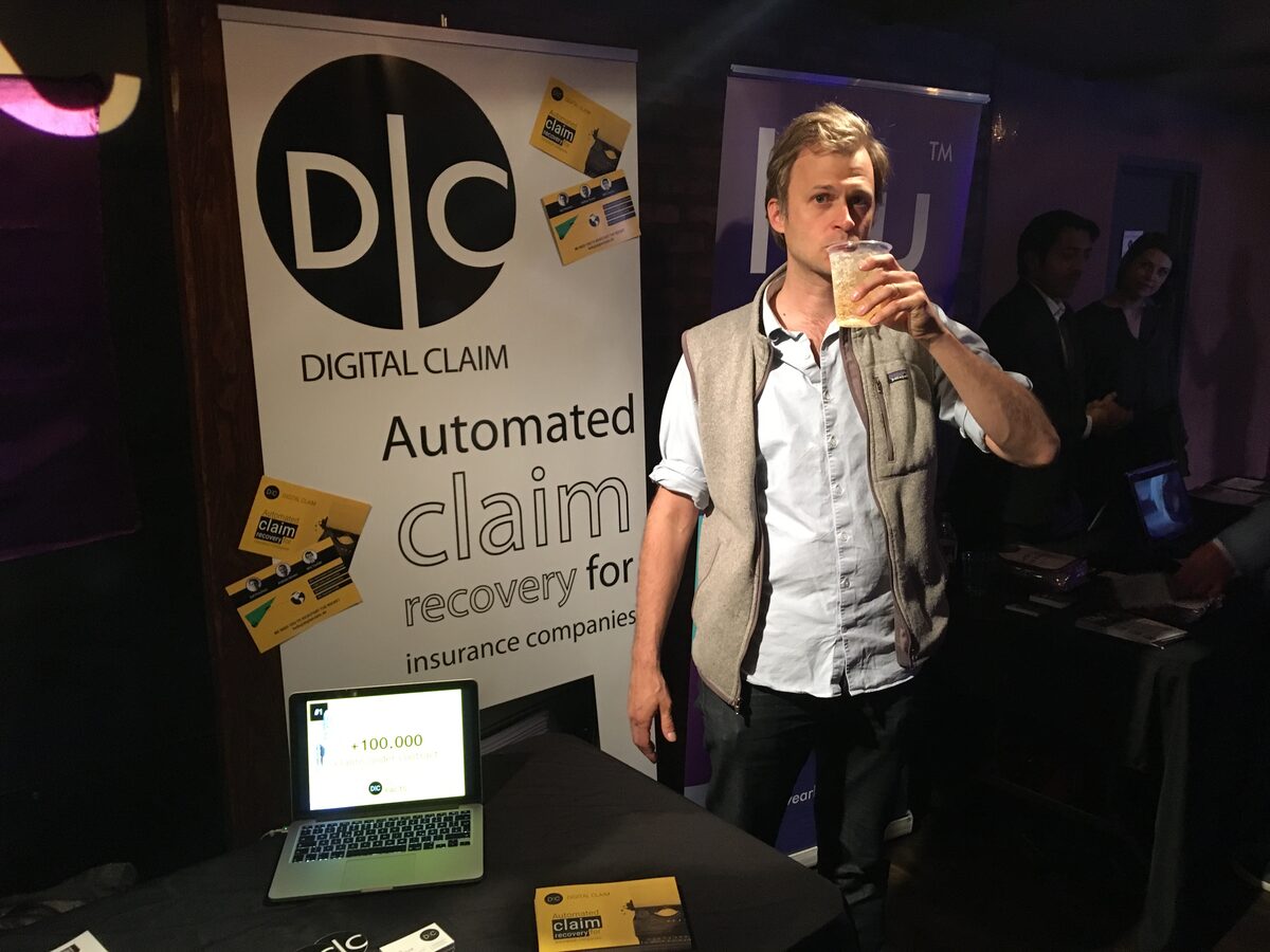 Digital Claim auf einer Fachmesse